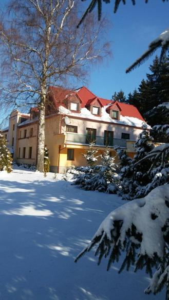 Zadrna Rezydencja Aparthotel Chełmsko Śląskie Kültér fotó